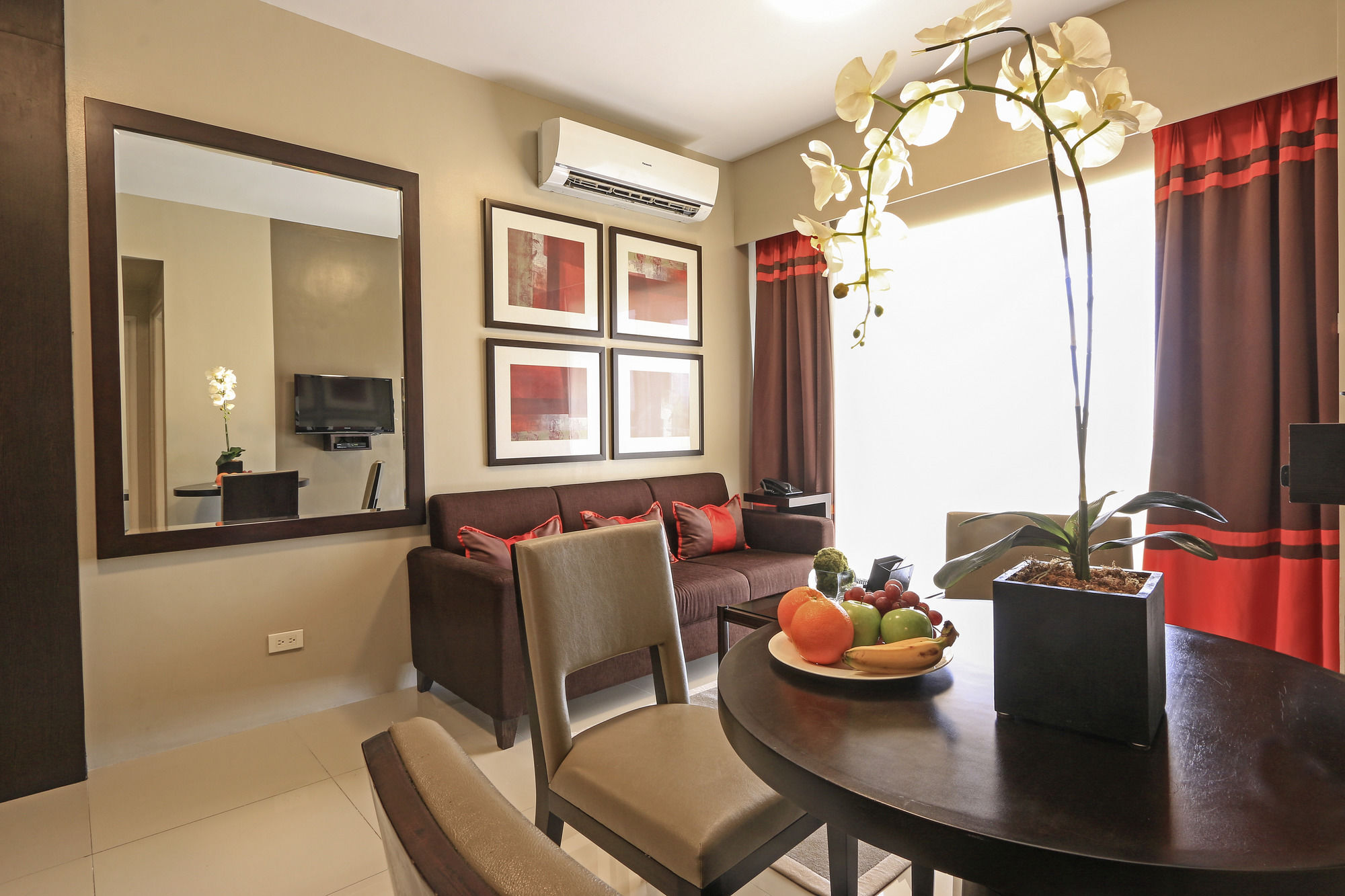 Bellini Suites At Presidio, Lakefront Muntinlupa City Екстериор снимка